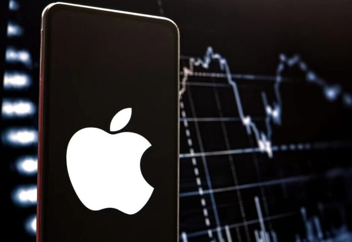 Analysts Forecast Apple Stock Surge to $343 by Late 2026 Amid AI Spending Chill