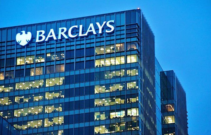 Barclays Issues Rare 'Sell' on Apple Stock, Predicts Steep 19% Crash to $253