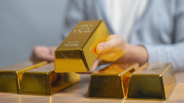 RBI Denies Gold Sale Report Amid Rupee's Slide Towards Record Low vs. Dollar