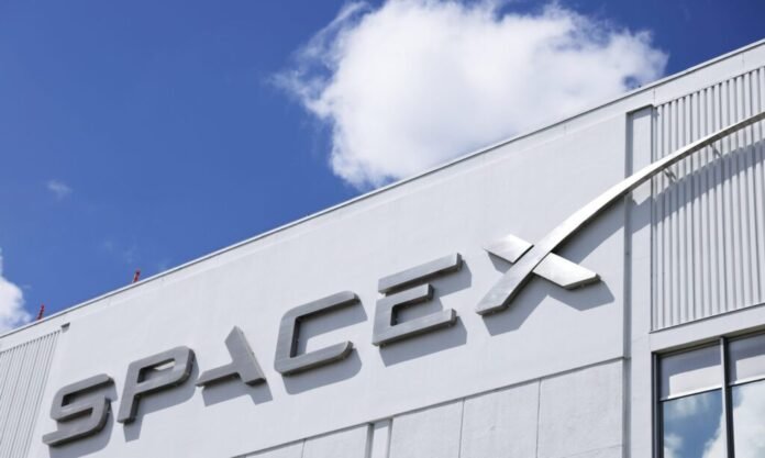 SpaceX's Stellar IPO Splits Analysts: To Buy or Wait for Drop?